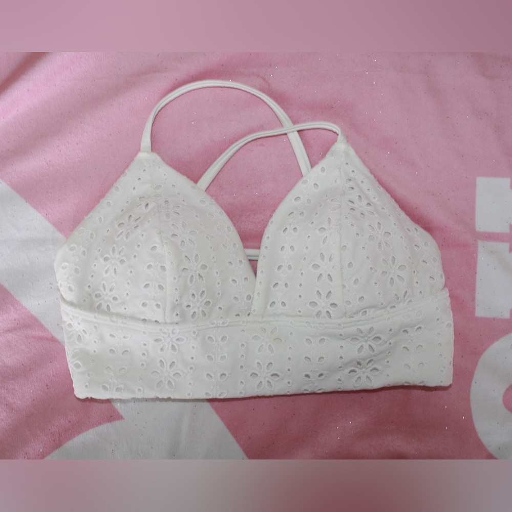 size xs Hollister, white, lace, swimsuit top🤍